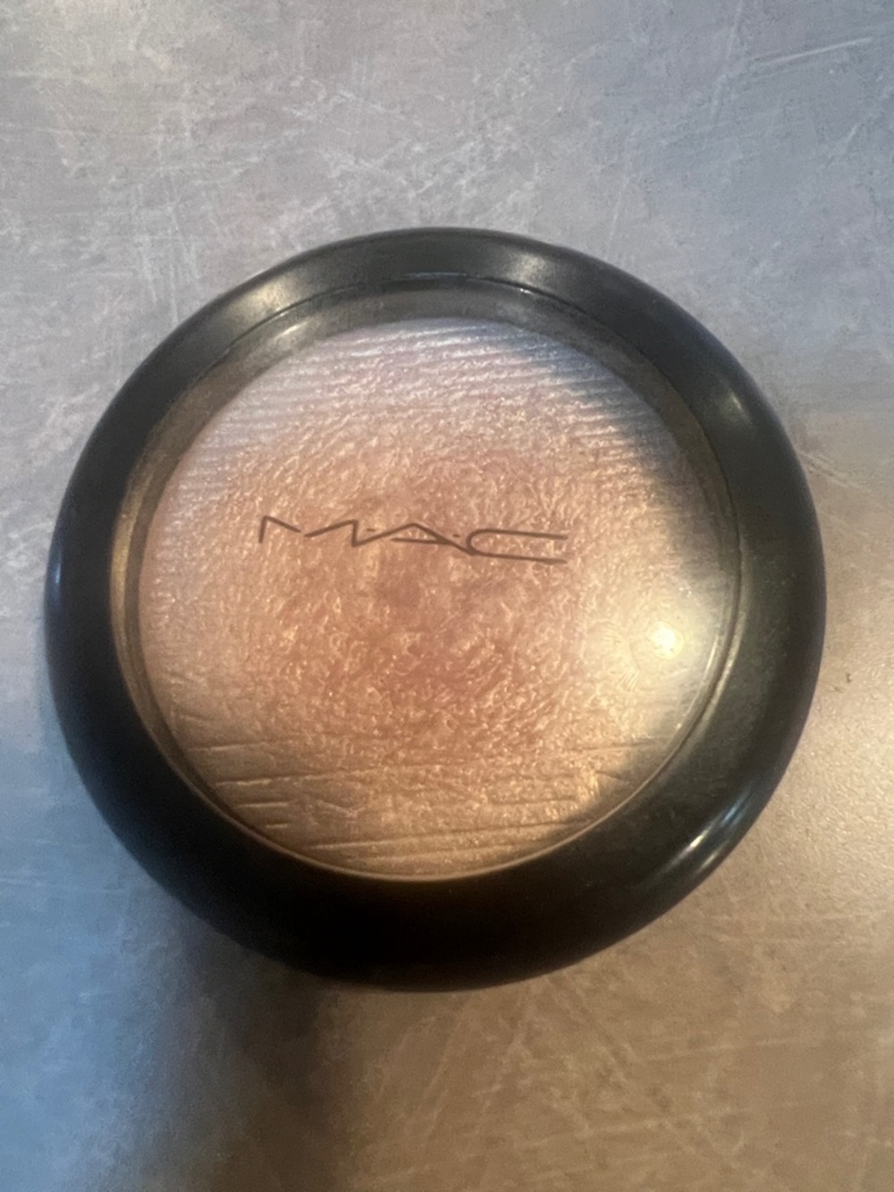 MAC Cosmetics- Extra Dimension Skin Finish - Beaming Blush Highlighter